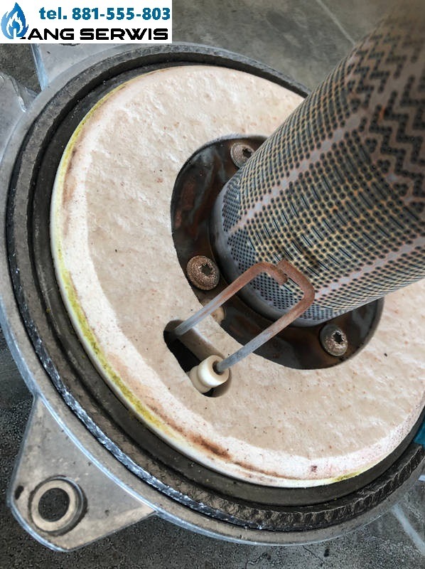 Kontrola stanu palnika w kotle kondensacyjnym Vaillant