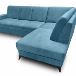 Narożnik z jasnoniebieską tapicerką o delikatnej fakturze, widoczne ciemne nóżki i wyraźne podziały na segmenty siedziska i oparcia, sfotografowany na białym tle z lekkim cieniem.