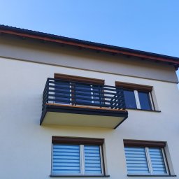 Balustrada balkonowa wykonana z aluminium pomalowana proszkowo