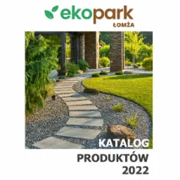 Okładka katalogu produktów z 2022 roku prezentująca ścieżkę z płyt betonowych ułożoną w żwirze, prowadzącą przez zadbany trawnik i ozdobne rośliny w ogrodzie.