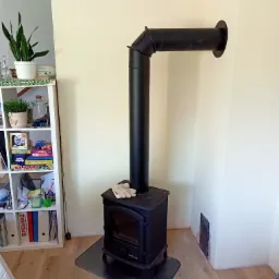 Montaż kominka typu koza dla klientki z Rokietnicy.