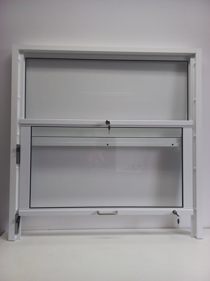 okno podawcze podnoszone w górę