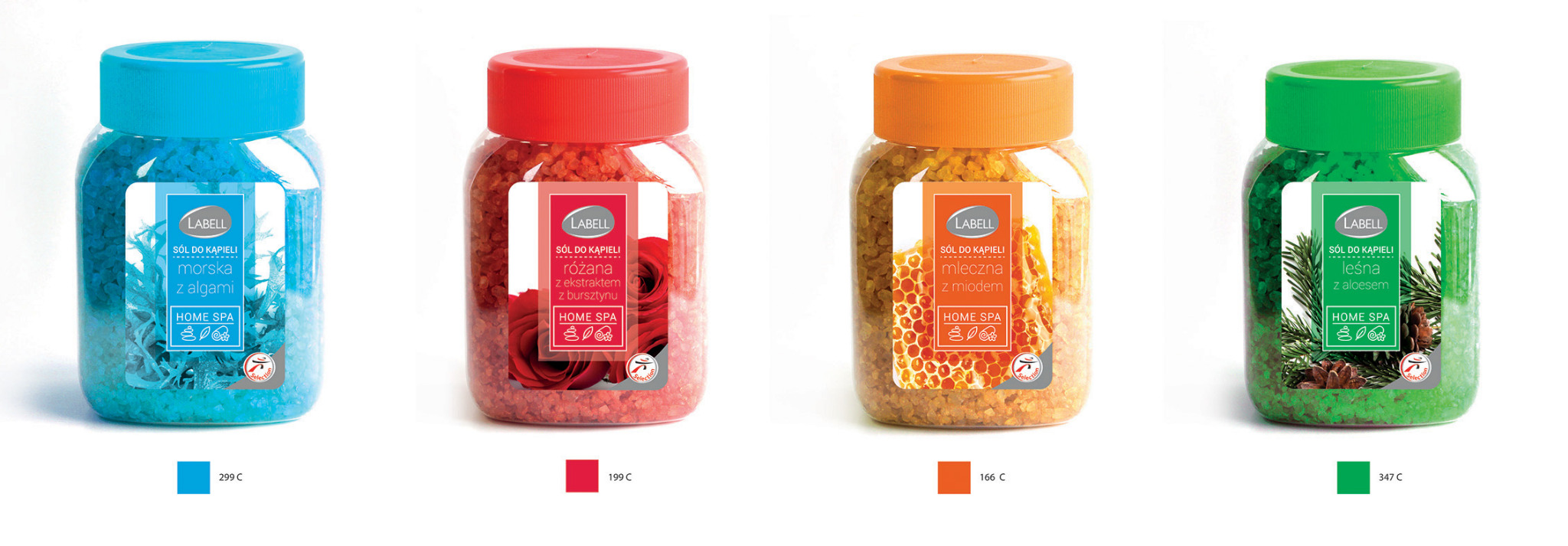 Cztery plastikowe pojemniki z kolorową solą do kąpieli: morska z algami (niebieska), różana z ekstraktem z bursztynu (czerwona), mleczna z miodem (pomarańczowa) i leśna z aloesem (zielona), każda...