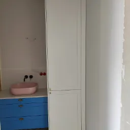 szafki łazienkowe lakierowane