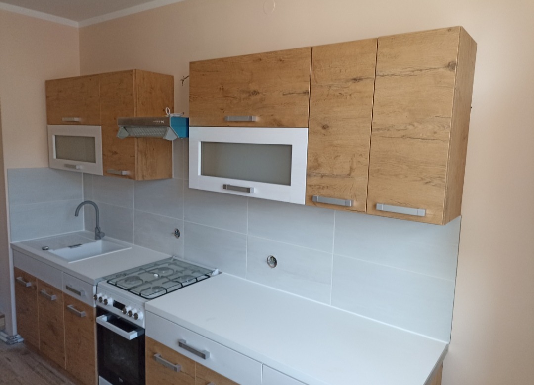 Montaż Kuchni,panele podłogowe oraz płytkowanie