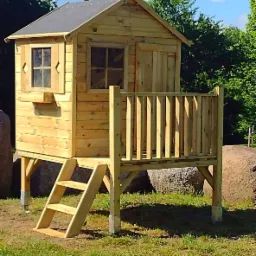 Domki , place zabaw dla dzieci