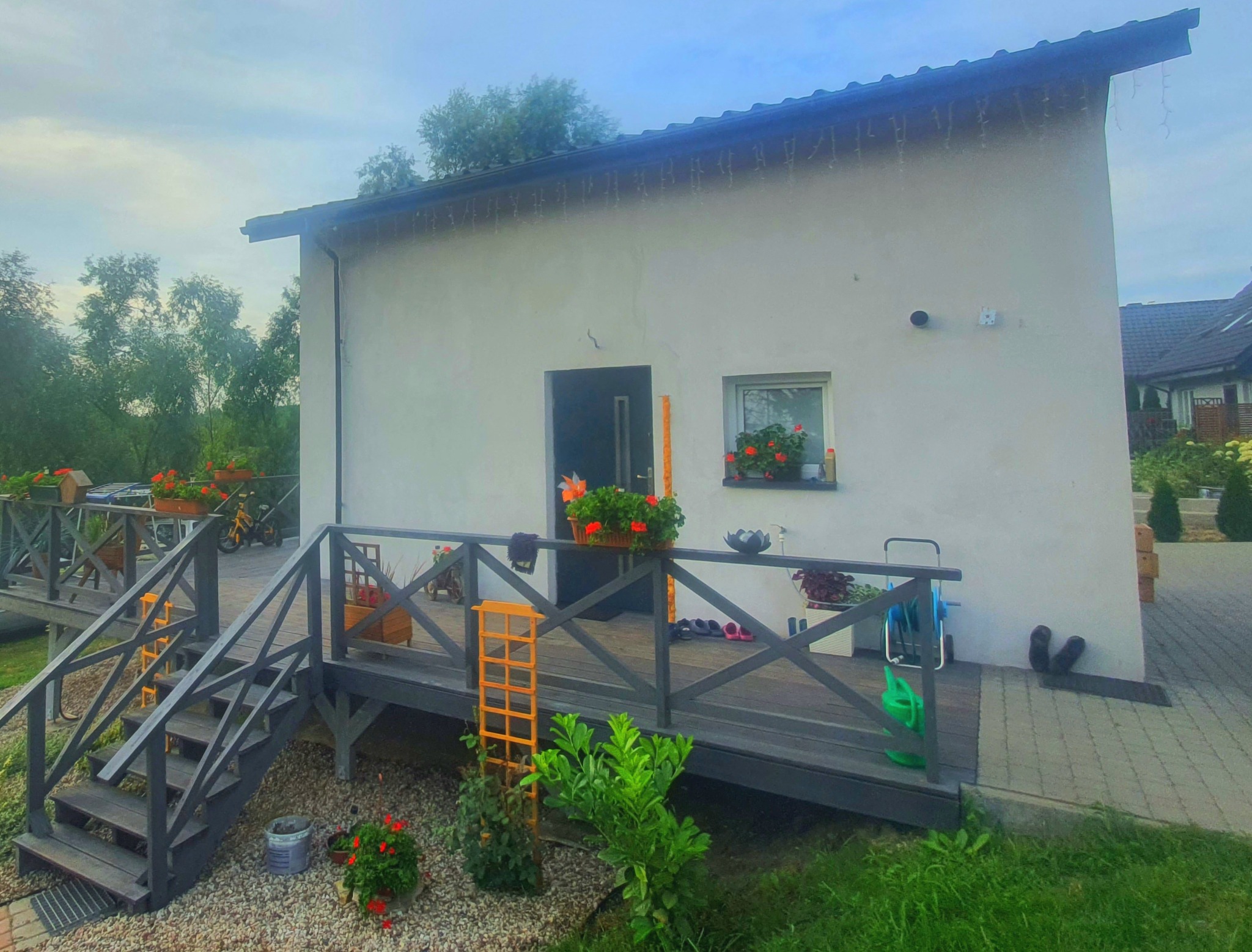 Dom Szkieletowy , wykonany wraz z tarasem