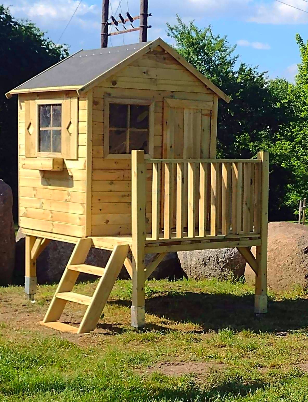 Domki , place zabaw dla dzieci