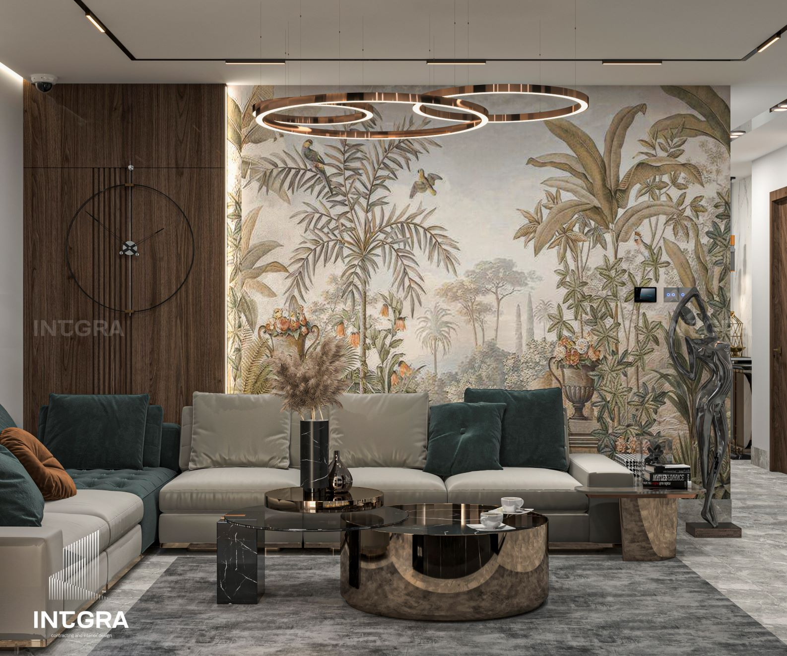 Elegancki salon z tapetą w stylu tropikalnym, nowoczesnym oświetleniem i sofą modułową w odcieniach szarości i zieleni, stoliki kawowe z czarnego marmuru i złotymi akcentami, dekoracyjna rzeźba.