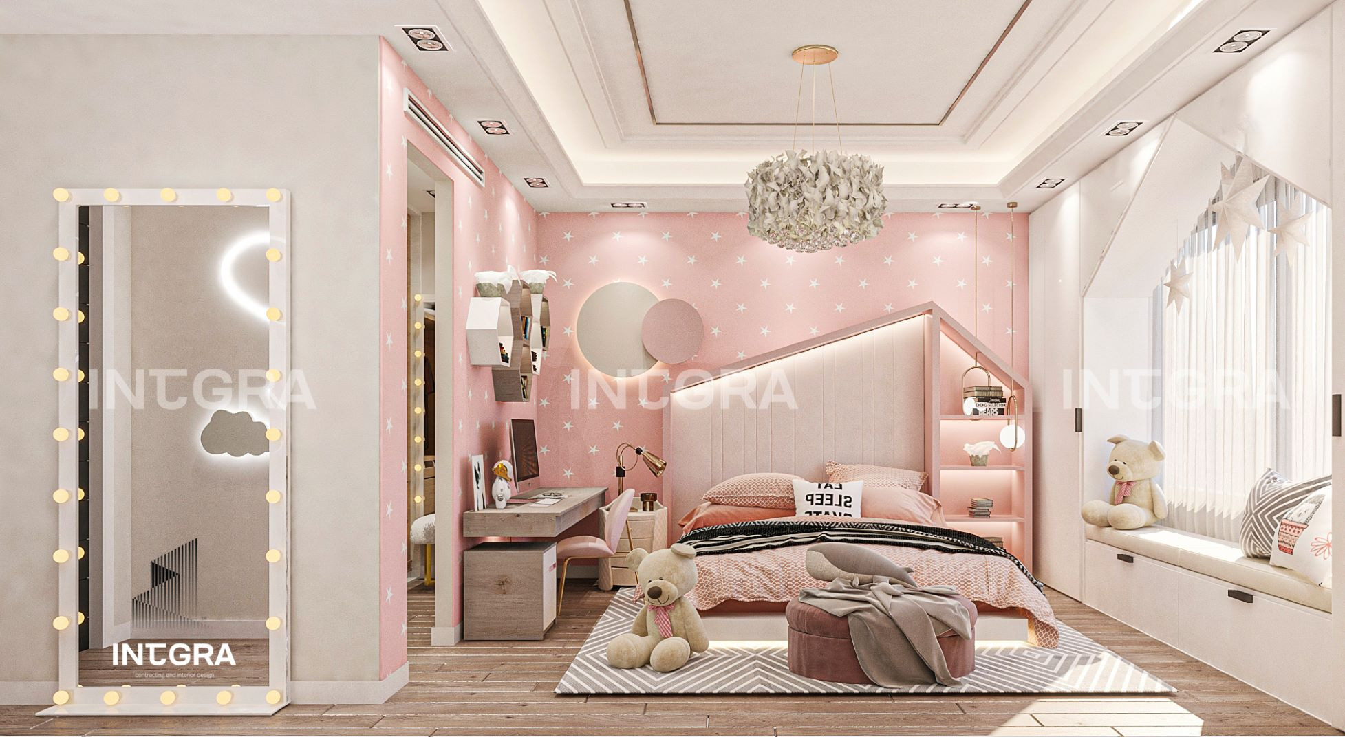 Pokój dziecięcy w odcieniach różu z łóżkiem w kształcie domku, biurkiem, lustrem z żarówkami i dekoracjami ściennymi w gwiazdki.