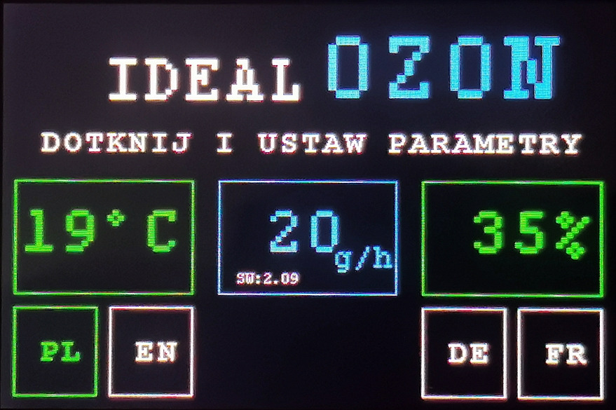 Ekran urządzenia Ideal Ozon z wyświetlanymi parametrami: temperatura 19 stopni Celsjusza, produkcja ozonu 20 g/h, wilgotność 35%. Wyświetlony komunikat 'Dotknij i ustaw parametry' oraz opcje...