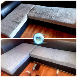 Porównanie stanu narożnika przed i po czyszczeniu w Tychach: wyraźna różnica w wyglądzie tapicerki, z widocznymi plamami usuniętymi w dolnej części zdjęcia.