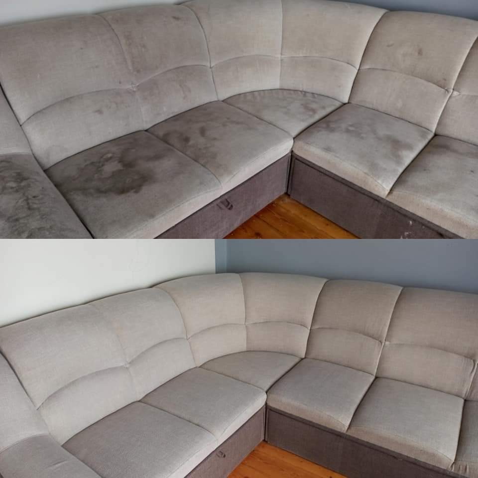Narożnik tapicerowany z widocznymi plamami przed czyszczeniem (górna część zdjęcia) i po czyszczeniu (dolna część zdjęcia), ukazujący efekt odświeżenia tkaniny.