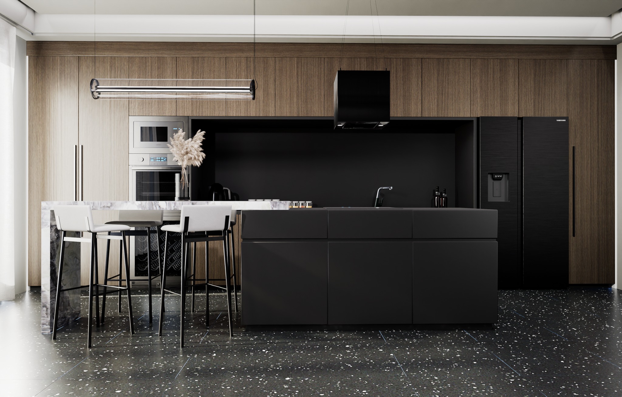 Nowoczesna kuchnia w ciemnej kolorystyce z drewnianymi akcentami, wyspą z marmurowym blatem i trzema białymi hokerami, oświetlona podłużną lampą wiszącą.