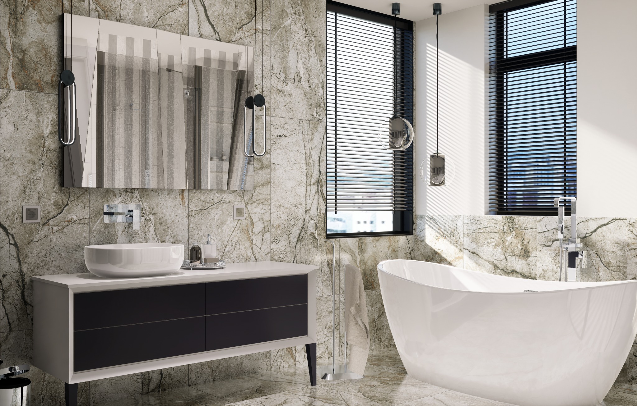 Nowoczesna łazienka z marmurowymi płytkami, wolnostojącą białą wanną, umywalką nablatową na szafce z ciemnymi frontami i dużym lustrem, oświetlona światłem słonecznym padającym przez żaluzje.