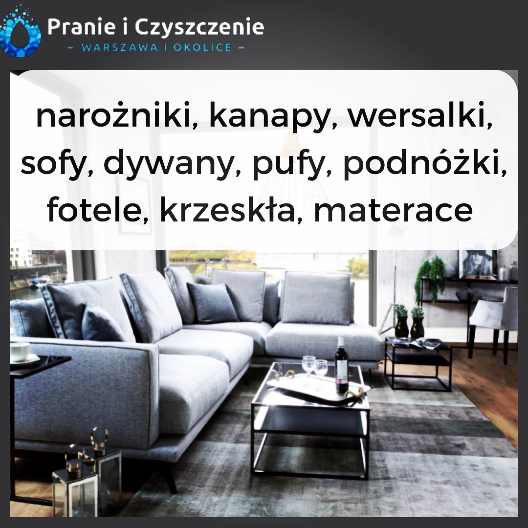 Jasnoszary narożnik w salonie z dywanem w Radzyminie, widok z niskiego kąta, na stoliku butelka wina i kieliszki.