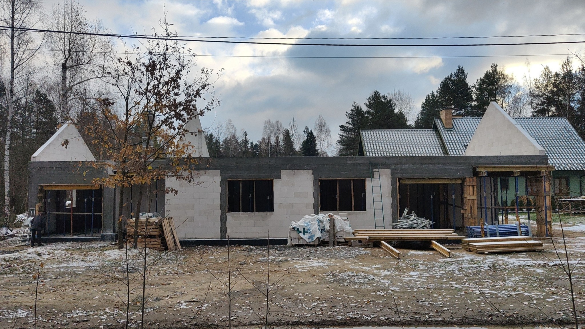 Dom w stanie surowym otwartym