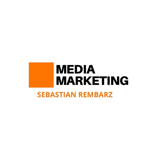 Logo firmy Media Marketing Sebastian Rembarz z pomarańczowym kwadratem po lewej stronie nazwy.
