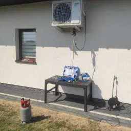 Posiadamy wszelkie potrzebne certyfikaty oraz uprawnienia do serwisu, obsługi oraz montażu urzadzeń klimatyzacyjnych