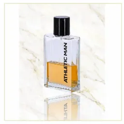 Flakon męskiej wody toaletowej Athletic Man z czarnym korkiem, ustawiony na marmurowym tle, widoczne odbicie.