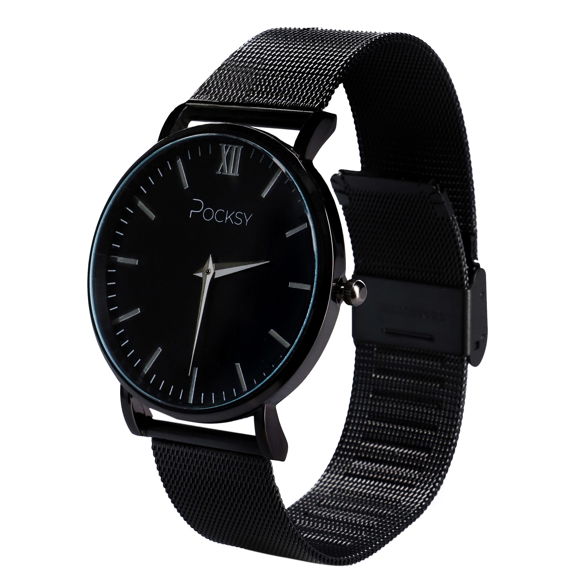 Czarny zegarek naręczny Pocksy z metalową bransoletą typu mesh na białym tle, ustawiony na godzinę 12:10.