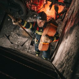 Sesja zdjęciowa strażaków, Państwowej Straży Pożarnej, Scantex Team Polska, mistrzowskiego teamu biorącego udział w międzynarodowych zawodach Firefighter's Combat Challenge oraz FireFit. 