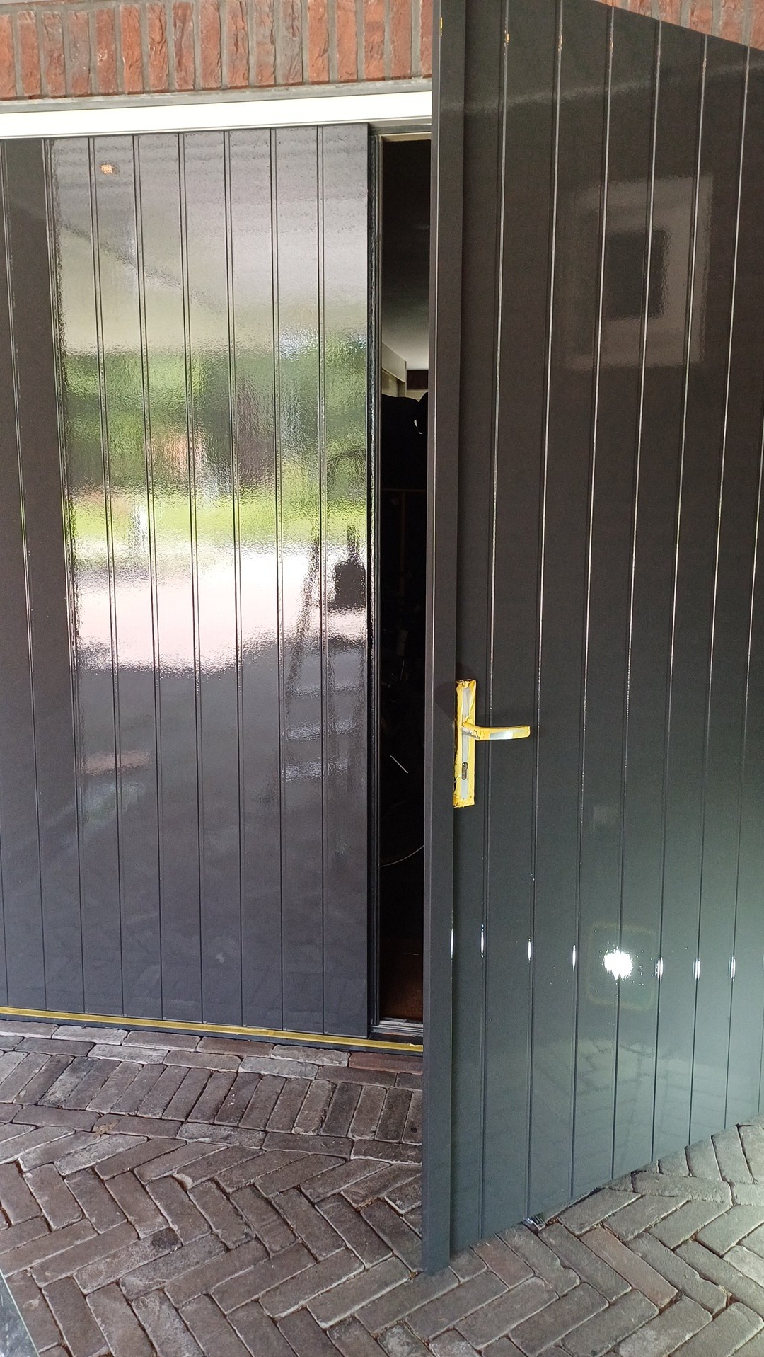 Renowacja bram garażowych okien drzwi i drewnianych elementów