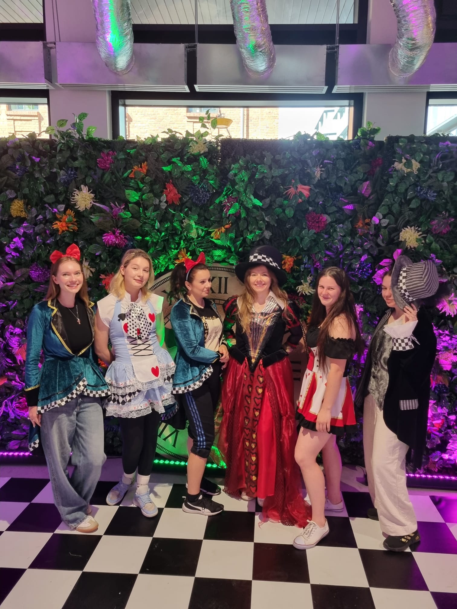 Animatorzy Alicja w krainie czarow