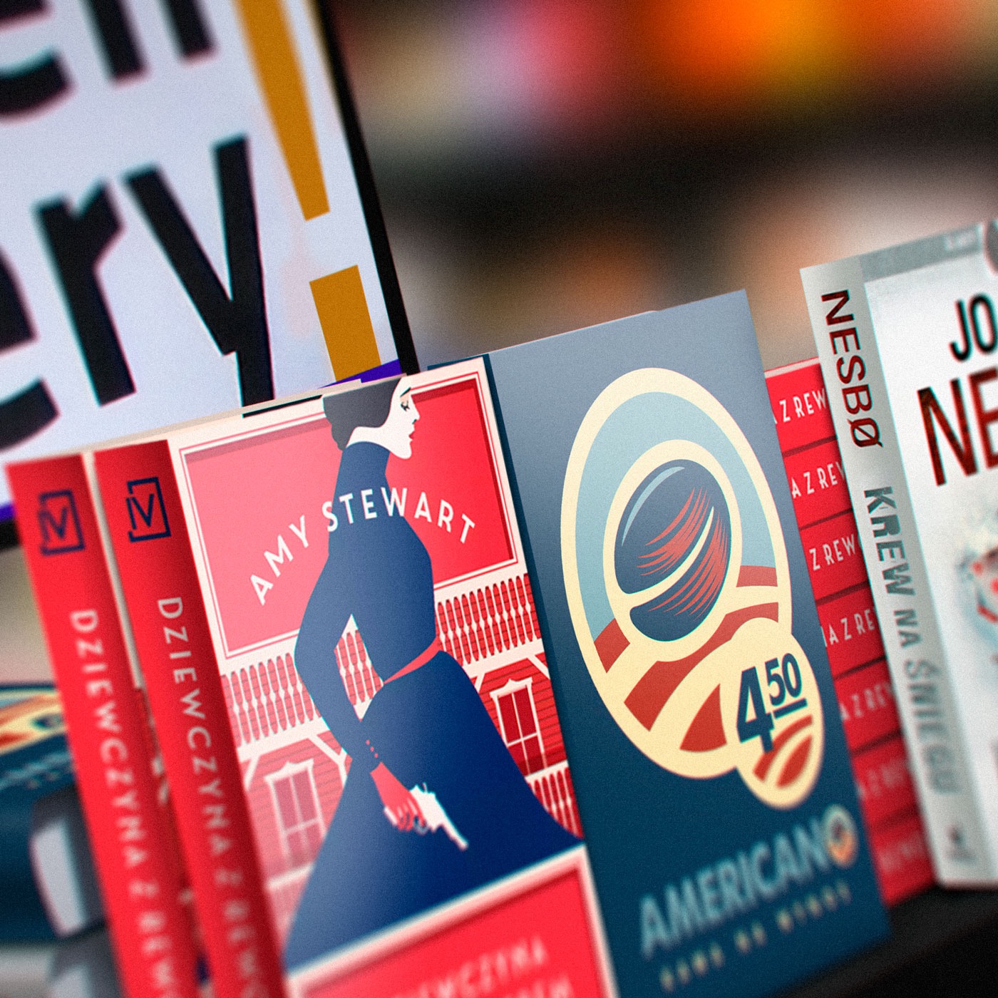 Rząd książek z barwnymi okładkami, w tym jedna z ilustracją kobiety z pistoletem na tle domu, inna z motywem filiżanki kawy i napisem 'Americano'.