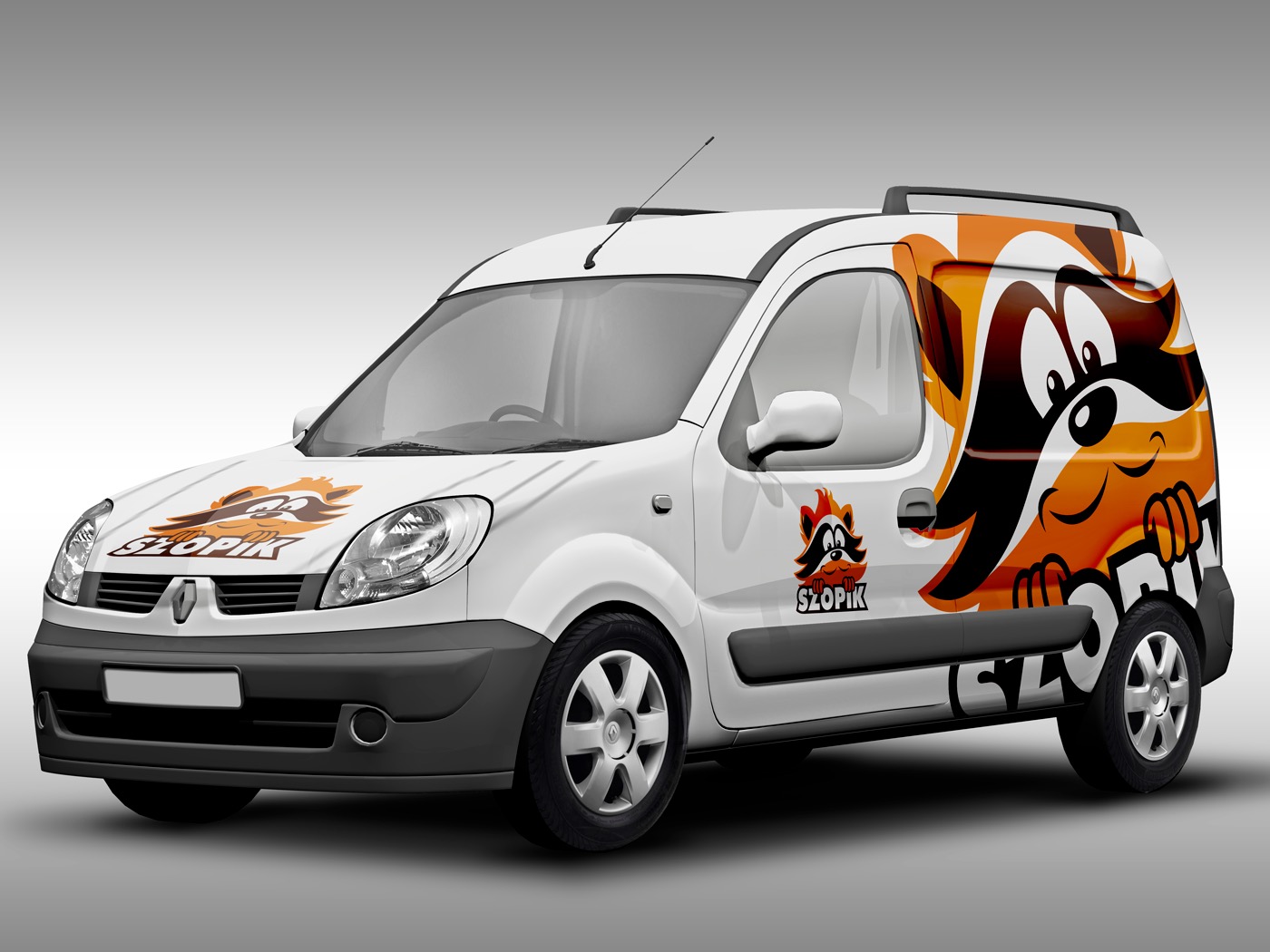 Wizualizacja oklejenia białego samochodu dostawczego z logo i grafiką przedstawiającą uśmiechniętego szopa pracza w kolorach pomarańczowym i czarnym.