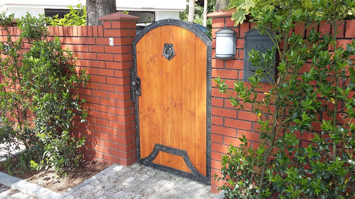 Furtka zamkowa - czarny ze srebrną patyną