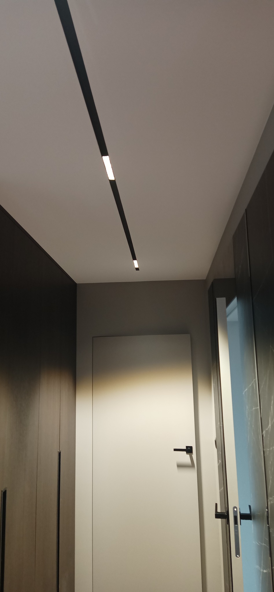 Szynoprzewody podtynkowe nowoczesne i efektowne oświetlenie