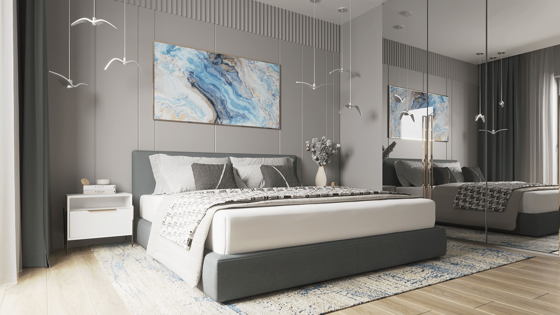 Nowoczesna sypialnia w odcieniach szarości z podwójnym łóżkiem, abstrakcyjnym obrazem nad wezgłowiem i lampami w kształcie ptaków. Lustro na ścianie odbija fragment pokoju, a dywan z niebieskimi...