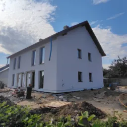 Bliźniak, czteromieszkaniowy.