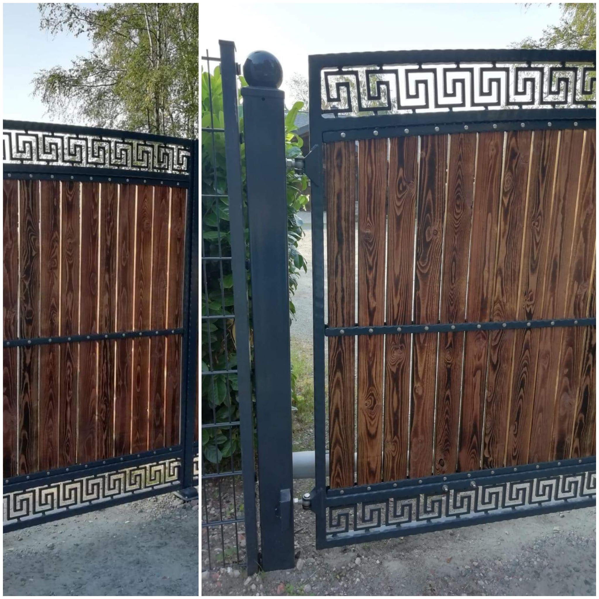 Otwarta brama wjazdowa z drewnianymi panelami i metalową ramą z motywem greckim, widoczny słupek bramy i fragment ogrodzenia panelowego.