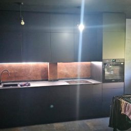 Mebl-Art Meble na Wymiar - Dobre Szafy Przesuwne z Lustrem