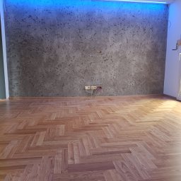 Wykonanie półki z led betonu architektonicznego na ścianie oraz cyklinowanie parkietu 