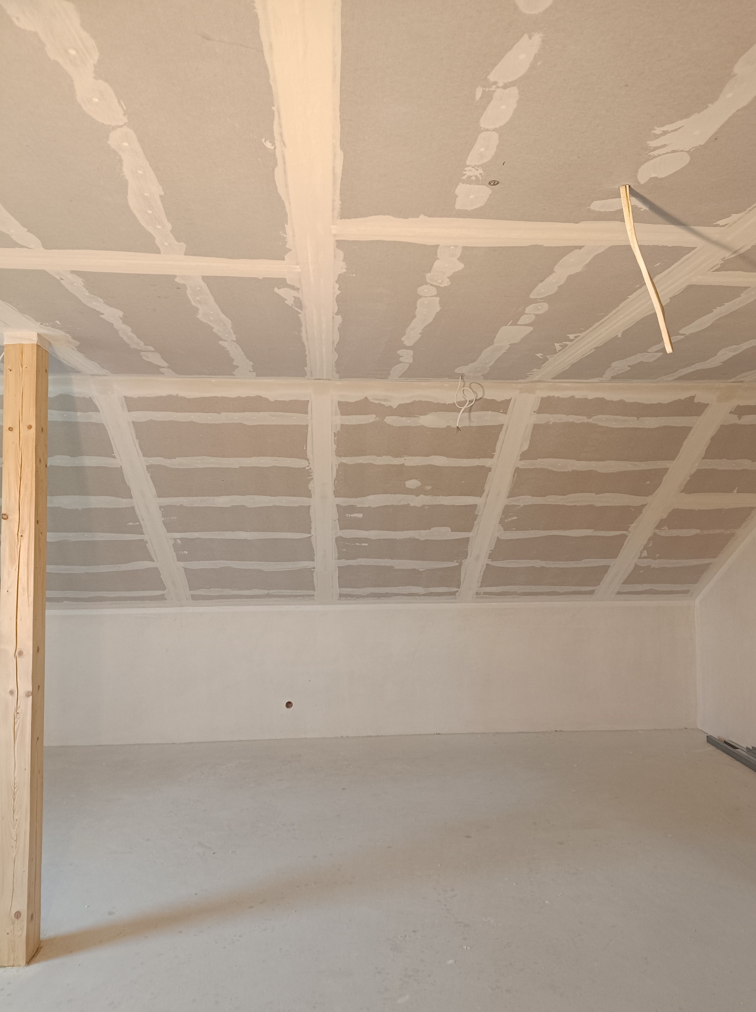 Wykonanie konstrukcji wraz z płytami i łączeniami system krzyżowy konstrukcji