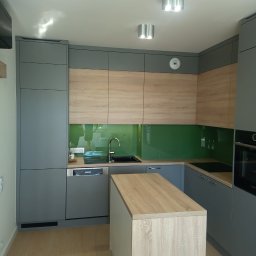 Zapraszam do kontaktu po więcej informacji związanych z materiałami i rozwiązaniami użytymi przy tej realizacji.