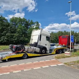 holowanie ciągnika siodłowego