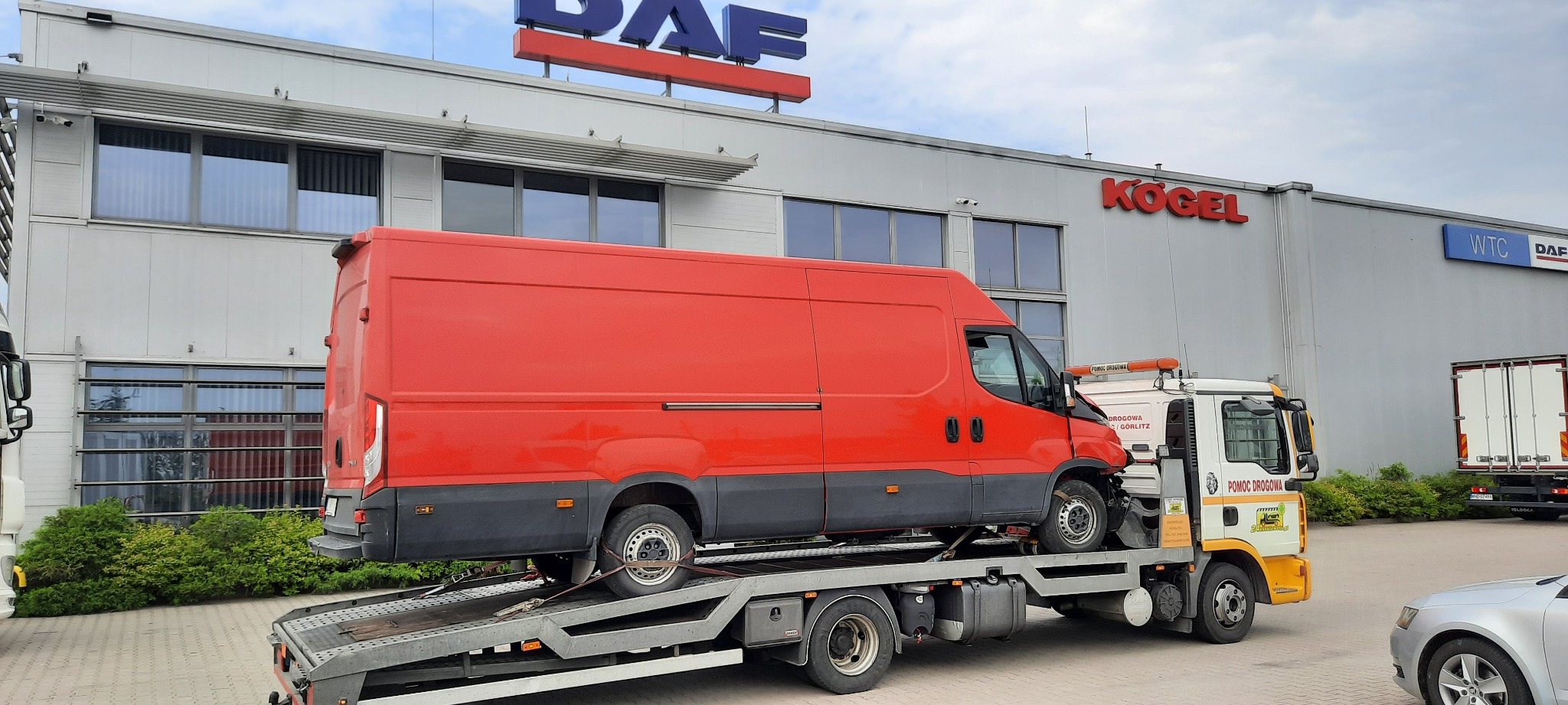 Transport busa na lawecie