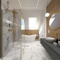 Wizualizacja nowoczesnej łazienki na poddaszu z marmurowymi płytkami, złotymi akcentami w armaturze i kabinie prysznicowej, drewnianą ścianą za wanną wolnostojącą i owalnym lustrem, oraz oknem...