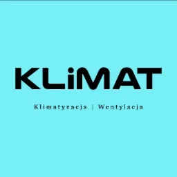 Logo firmy z branży klimatyzacji i wentylacji na turkusowym tle. Napis 'KLIMAT' w czcionce bezszeryfowej, poniżej 'Klimatyzacja | Wentylacja' mniejszą czcionką.