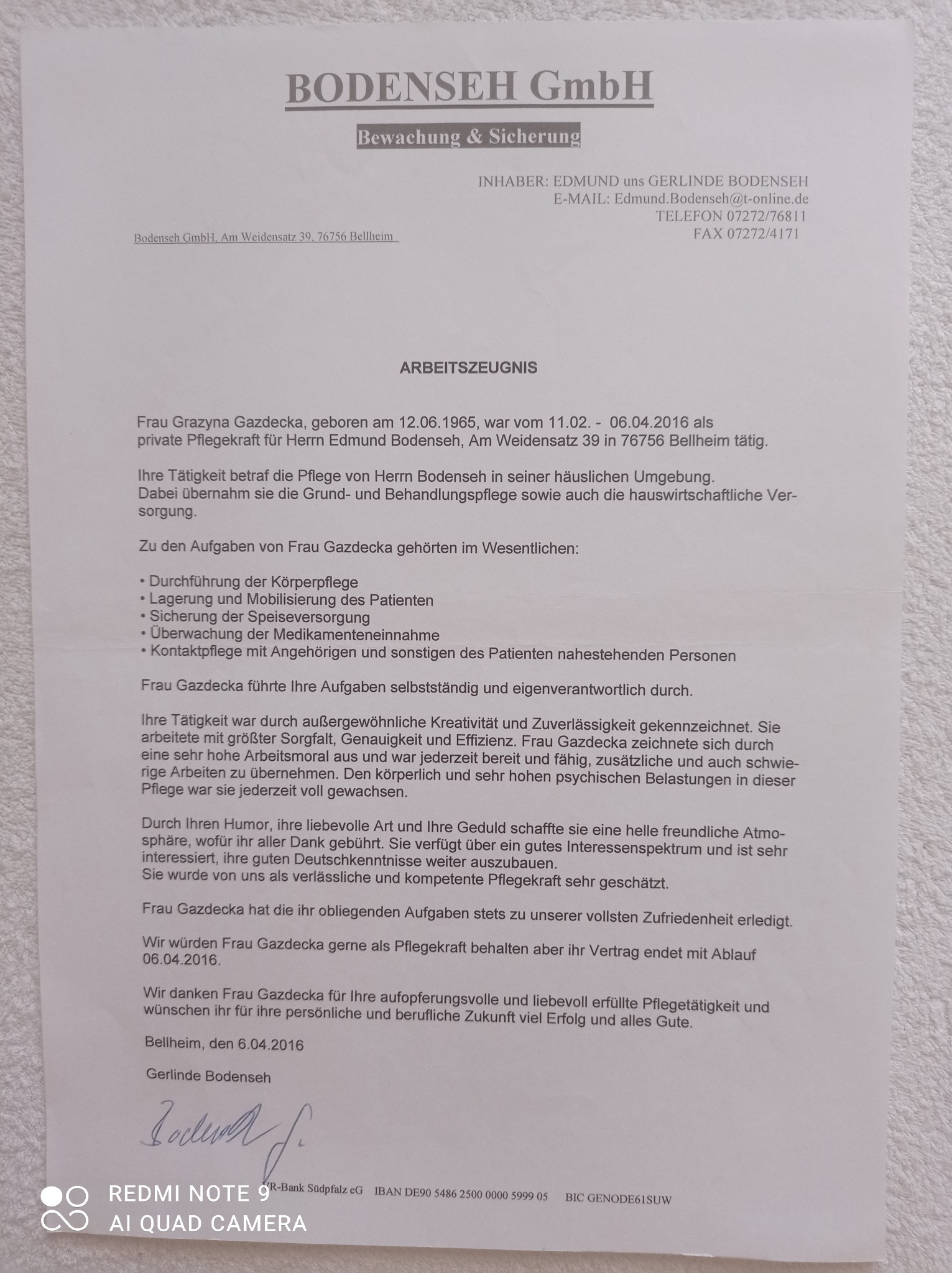 Dokument referencyjny od firmy Bodenseh GmbH dla Grazyny Gazdeckiej, potwierdzający jej pracę jako prywatny opiekun osoby starszej, z wyszczególnieniem zakresu obowiązków i pozytywną oceną jej...