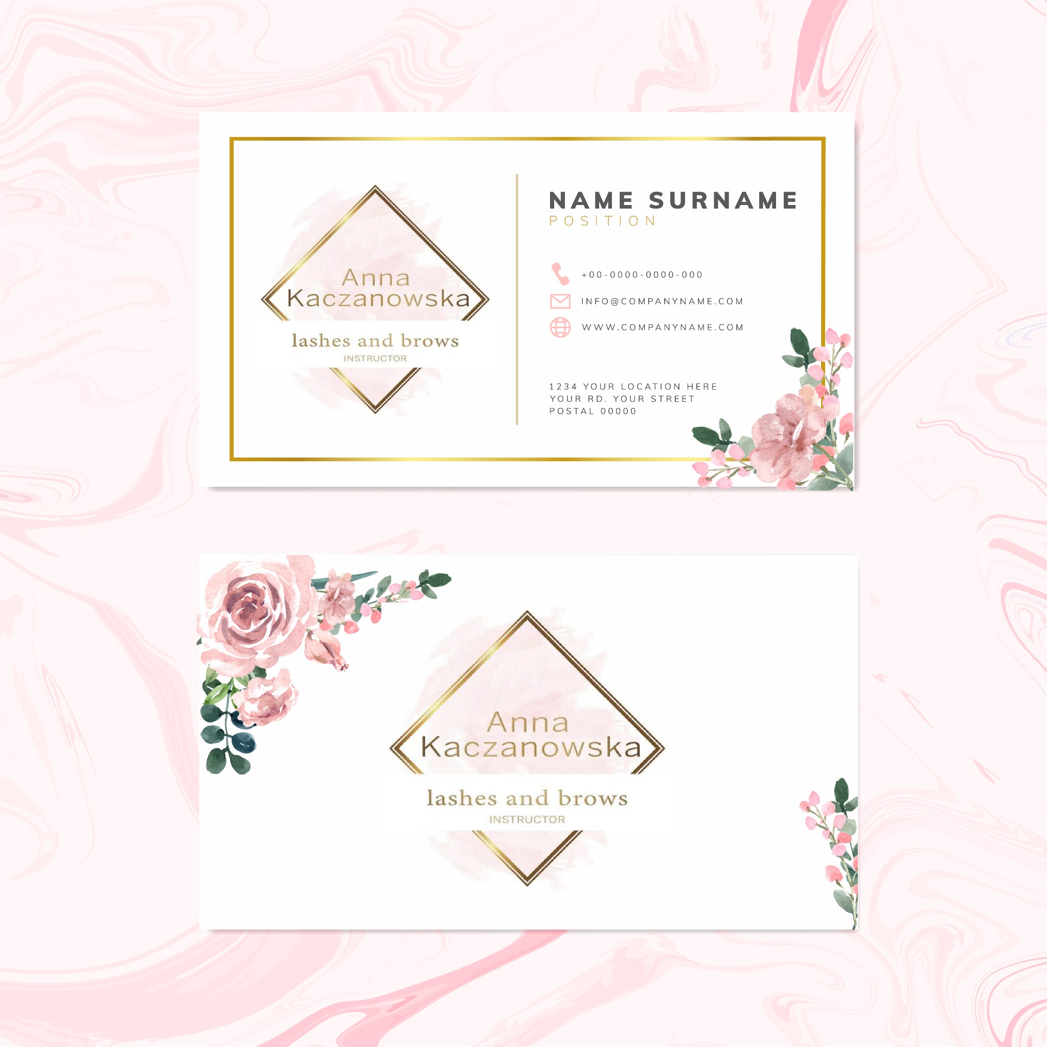Dwie wizytówki z motywem różowego marmuru i kwiatów, złote geometryczne elementy, dane kontaktowe dla instruktora rzęs i brwi.