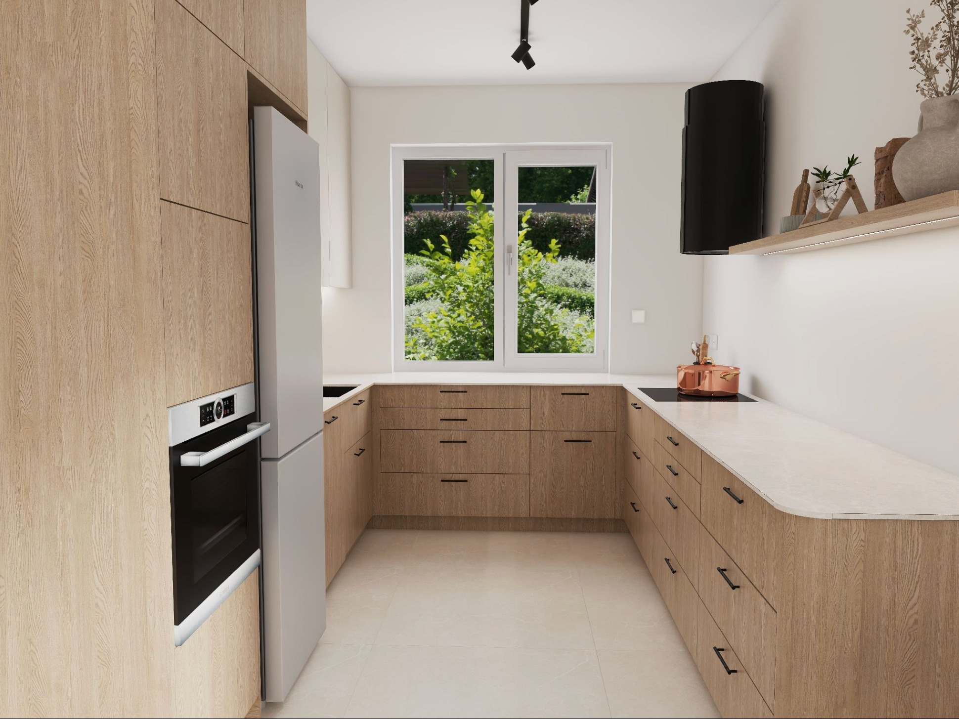 Jasna kuchnia w stylu skandynawskim z drewnianymi frontami, białym blatem i oknem z widokiem na zieleń. Minimalistyczny okap i oświetlenie punktowe.