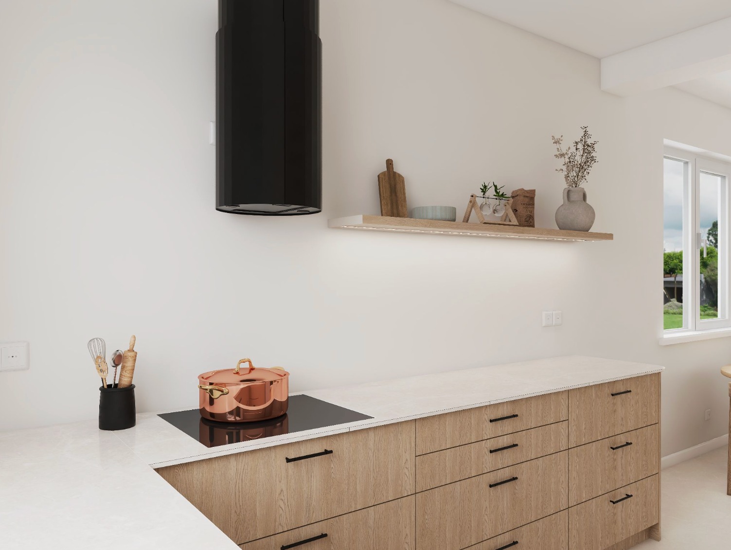 Jasna kuchnia z drewnianymi szafkami, czarnym okapem i miedzianym garnkiem na płycie. Półka z dekoracjami podświetlona LED. Minimalistyczny design.