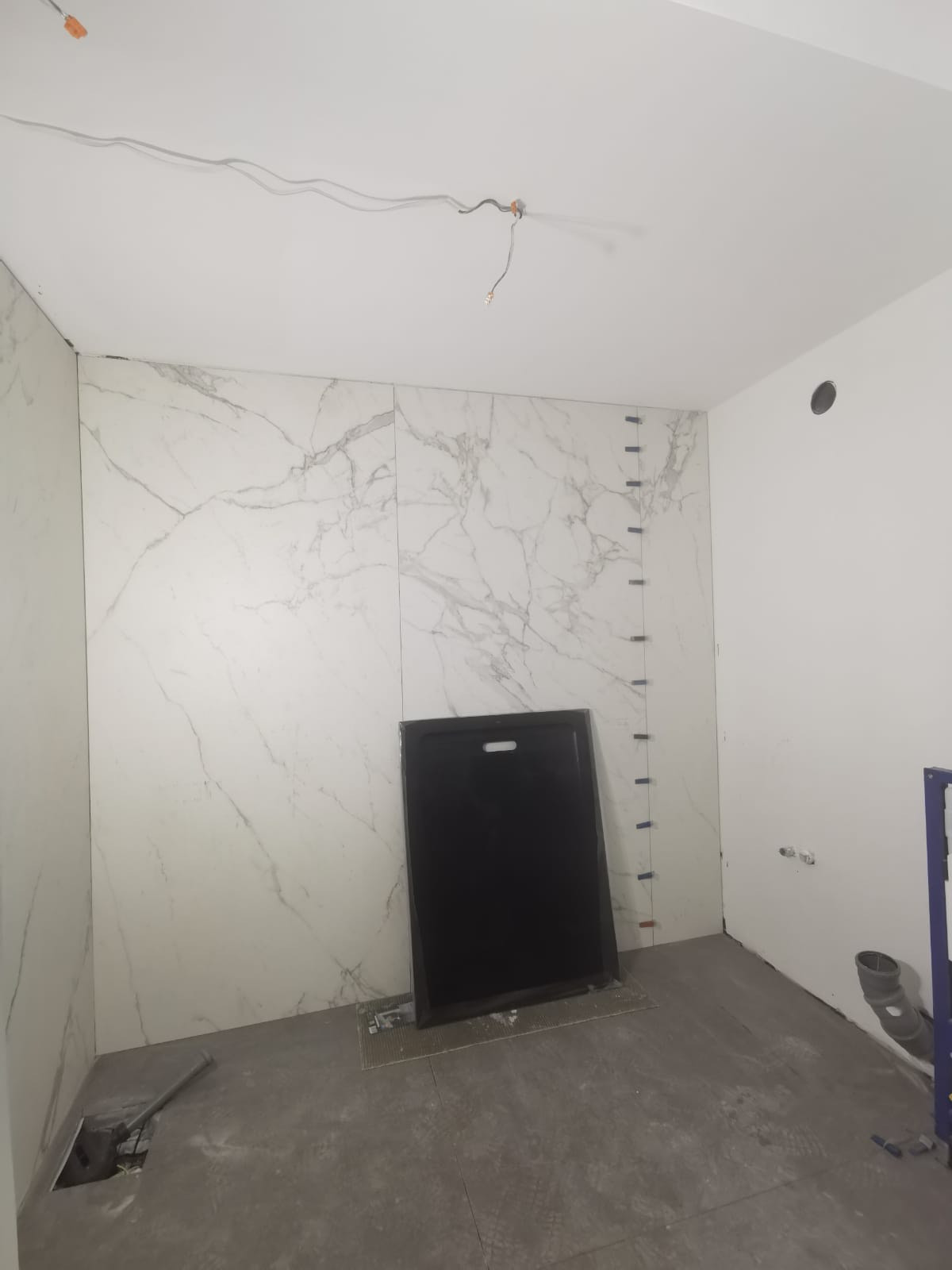 Płytki wielkoformatowe .