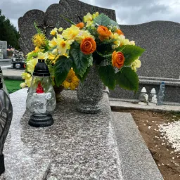 Wyroby z kamienia naturalnego. Nagrobki, blaty kuchenne, schody, parapety, kominki. Sprzedaż i montaż