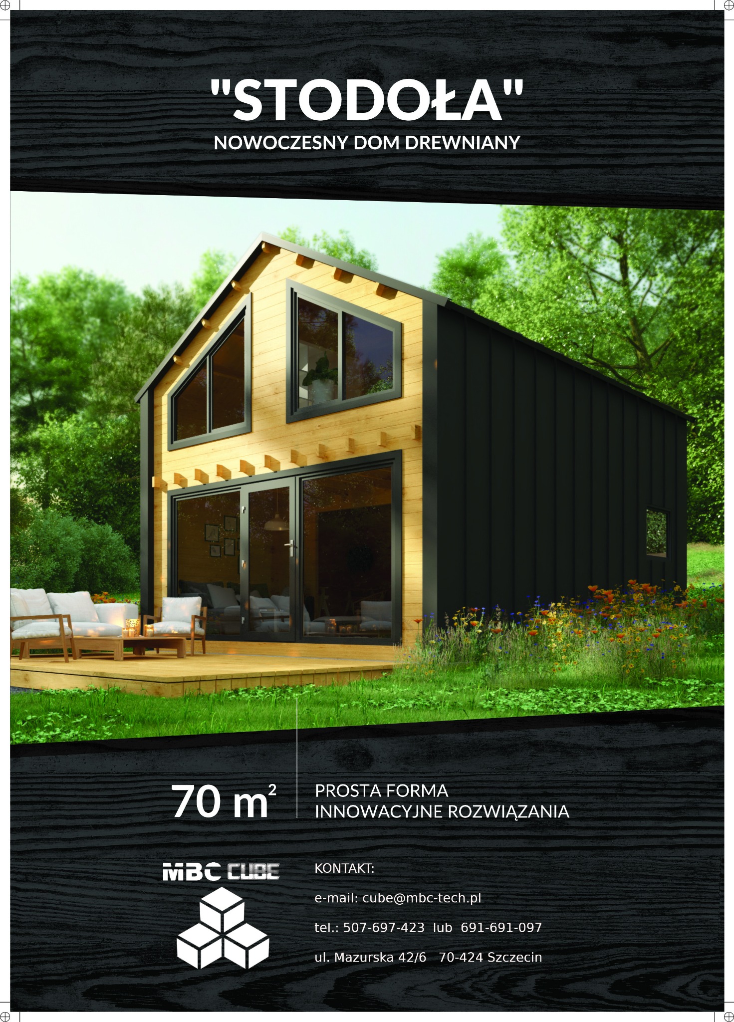 Wizualizacja nowoczesnego, dwukondygnacyjnego domu o konstrukcji drewnianej z czarną elewacją, dużymi oknami i tarasem z białymi meblami ogrodowymi, otoczonego zielenią.